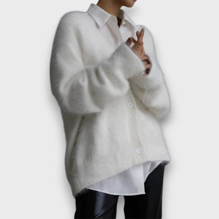 Laria – Soft Cardigan with Classic Cut